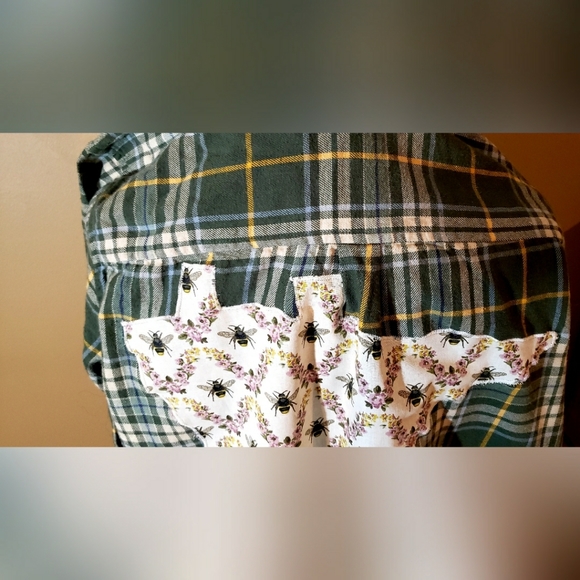 Green Bumblebee Custom Minnesota Patched Flannel - Picture 2 of 4